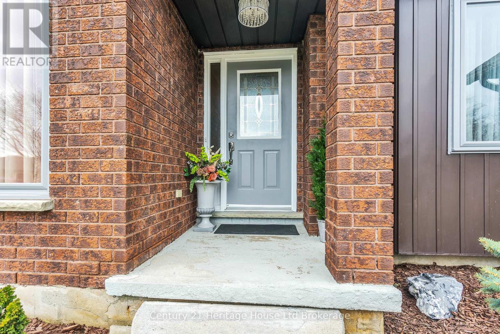 15 GIBSON DRIVE - 3