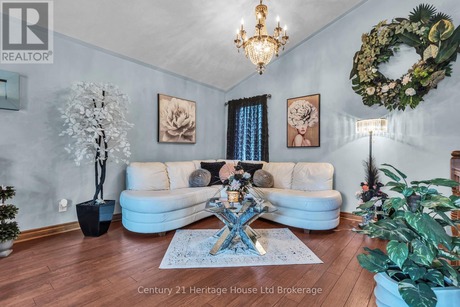 15 GIBSON DRIVE - 7
