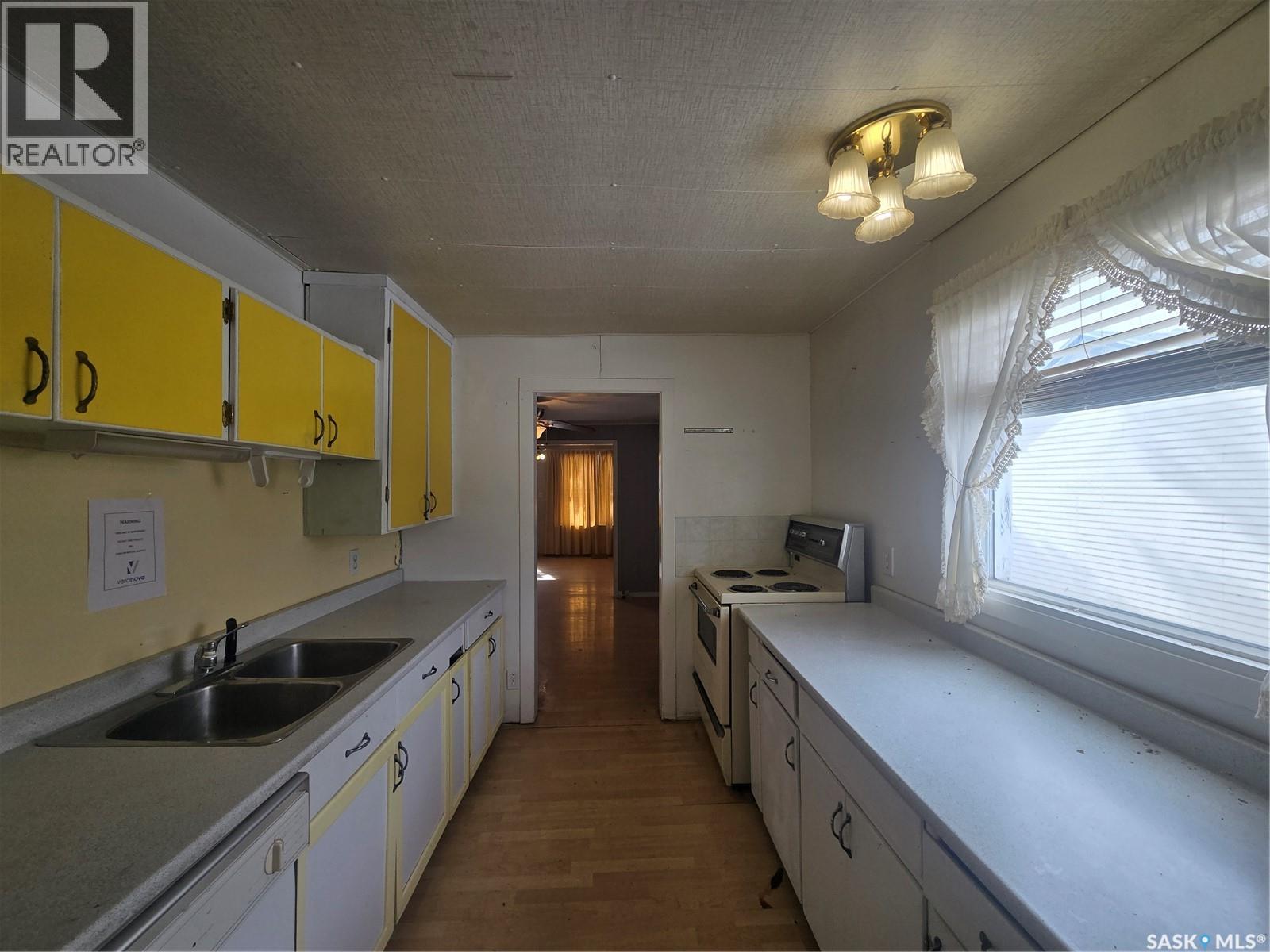 803 Hall STREET — photo 7