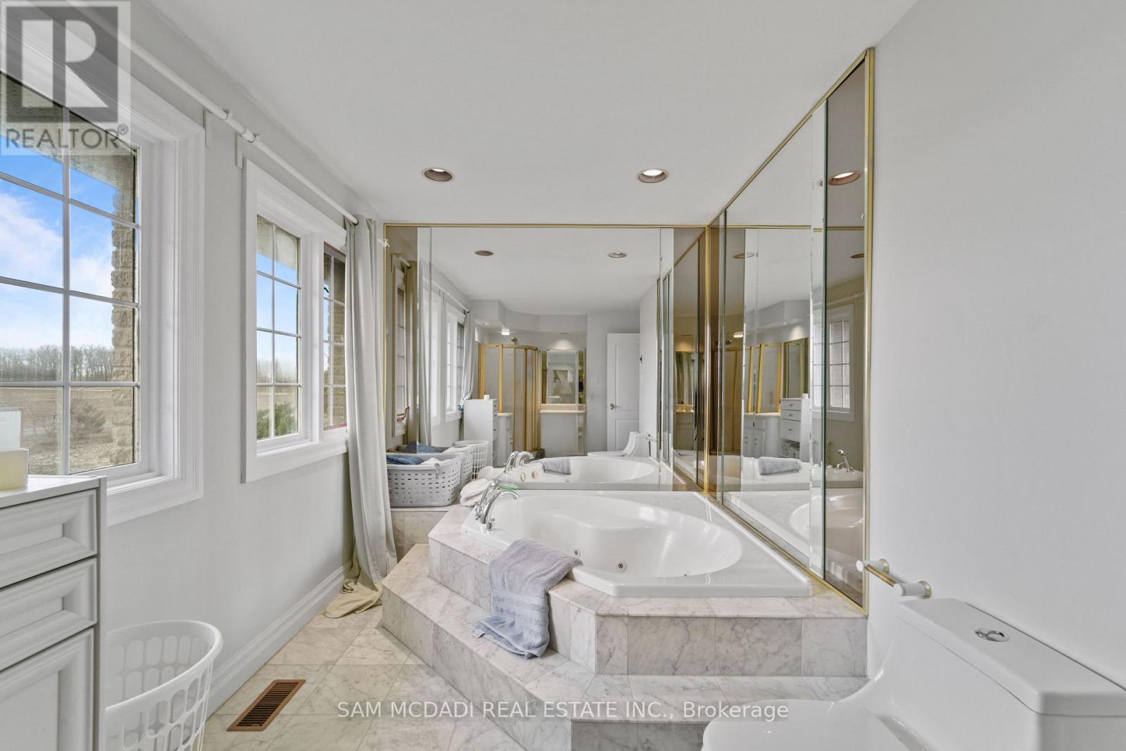 225 PARK ROAD S - 28