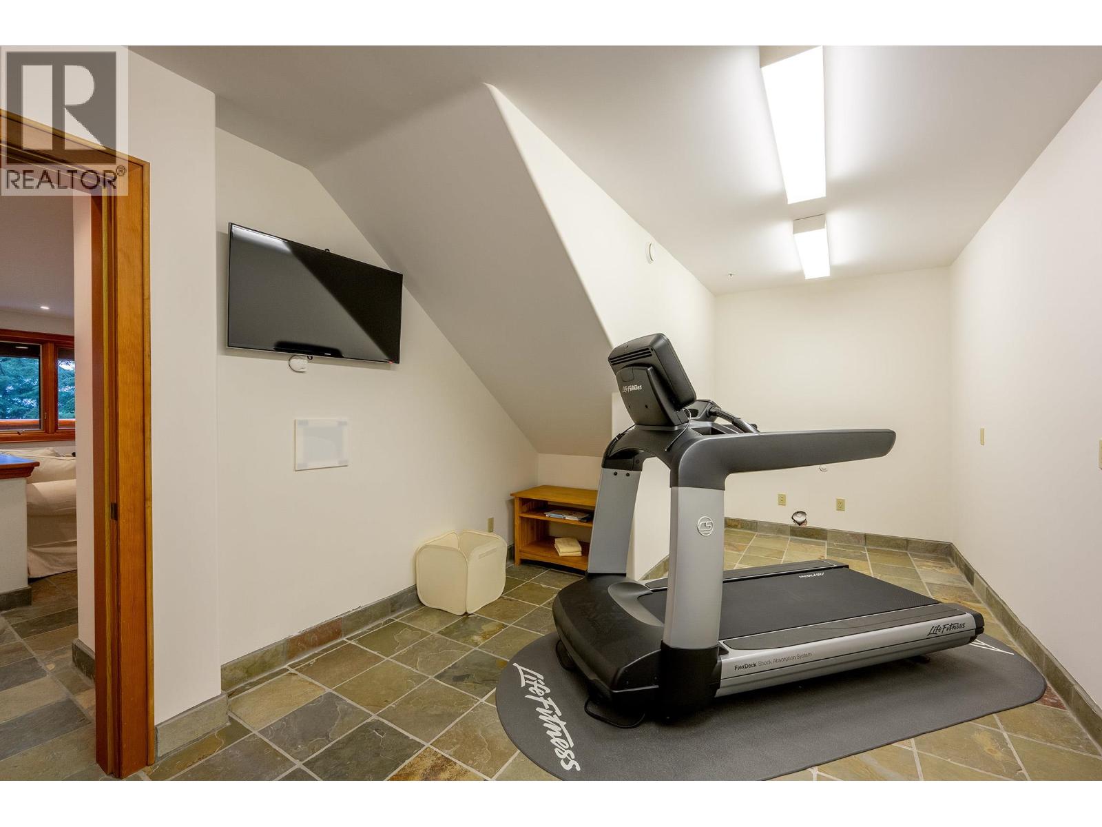 House in Whistler - Image 28