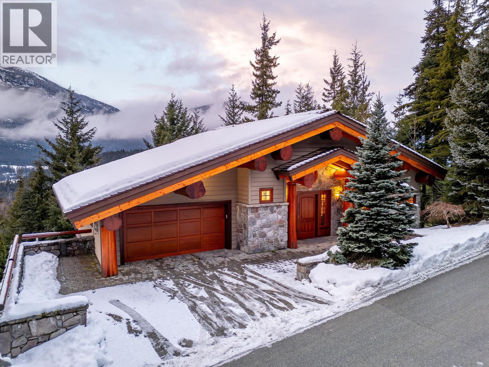 House in Whistler - Image 39