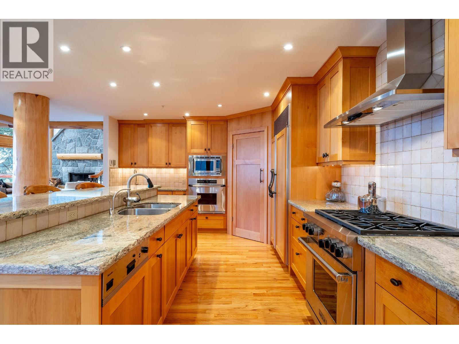 House in Whistler - Image 12