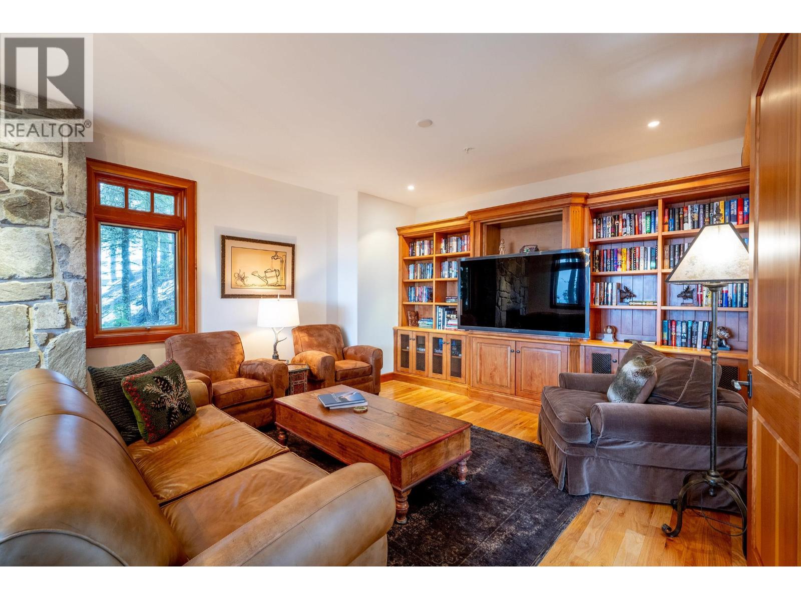 House in Whistler - Image 13