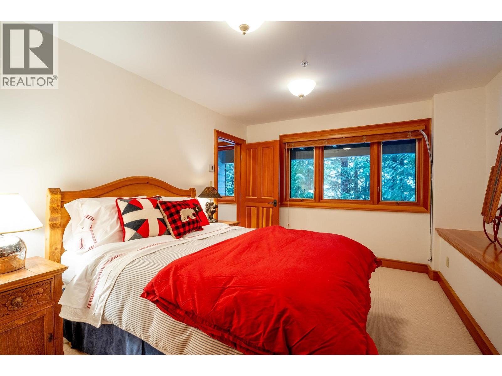House in Whistler - Image 30