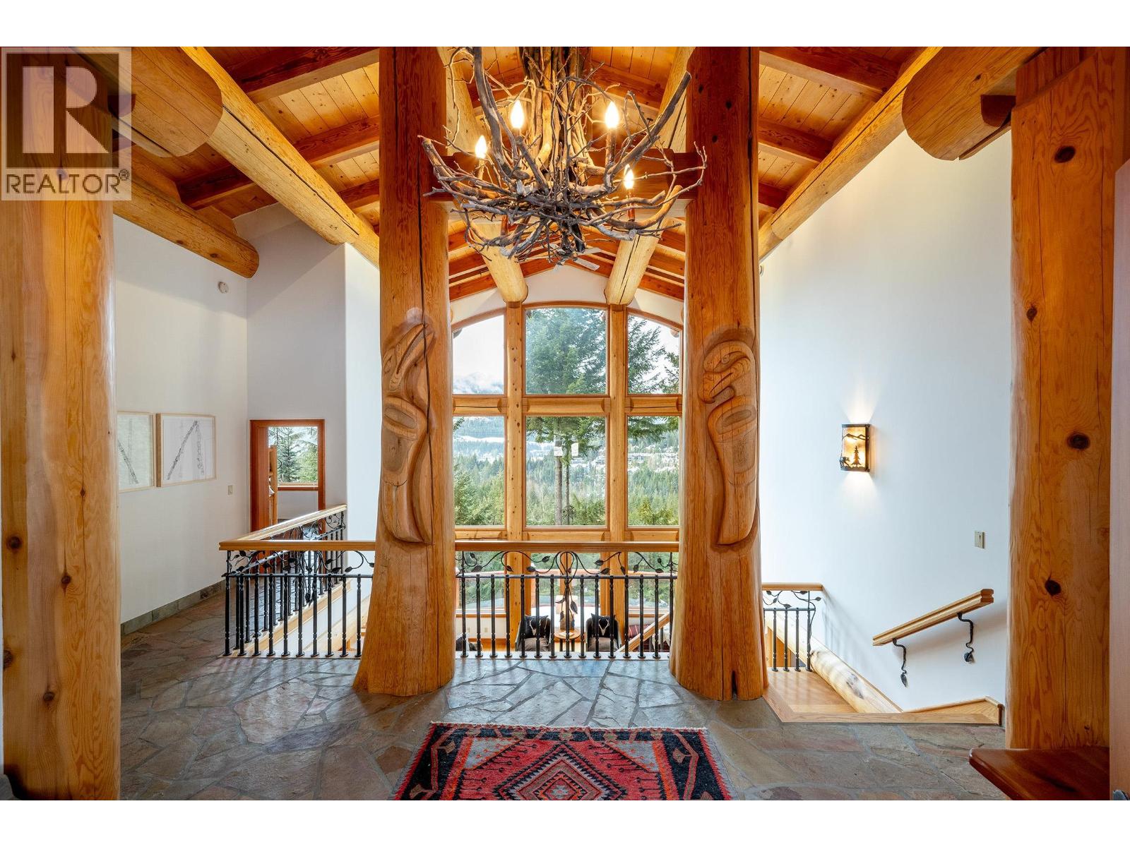 House in Whistler - Image 32
