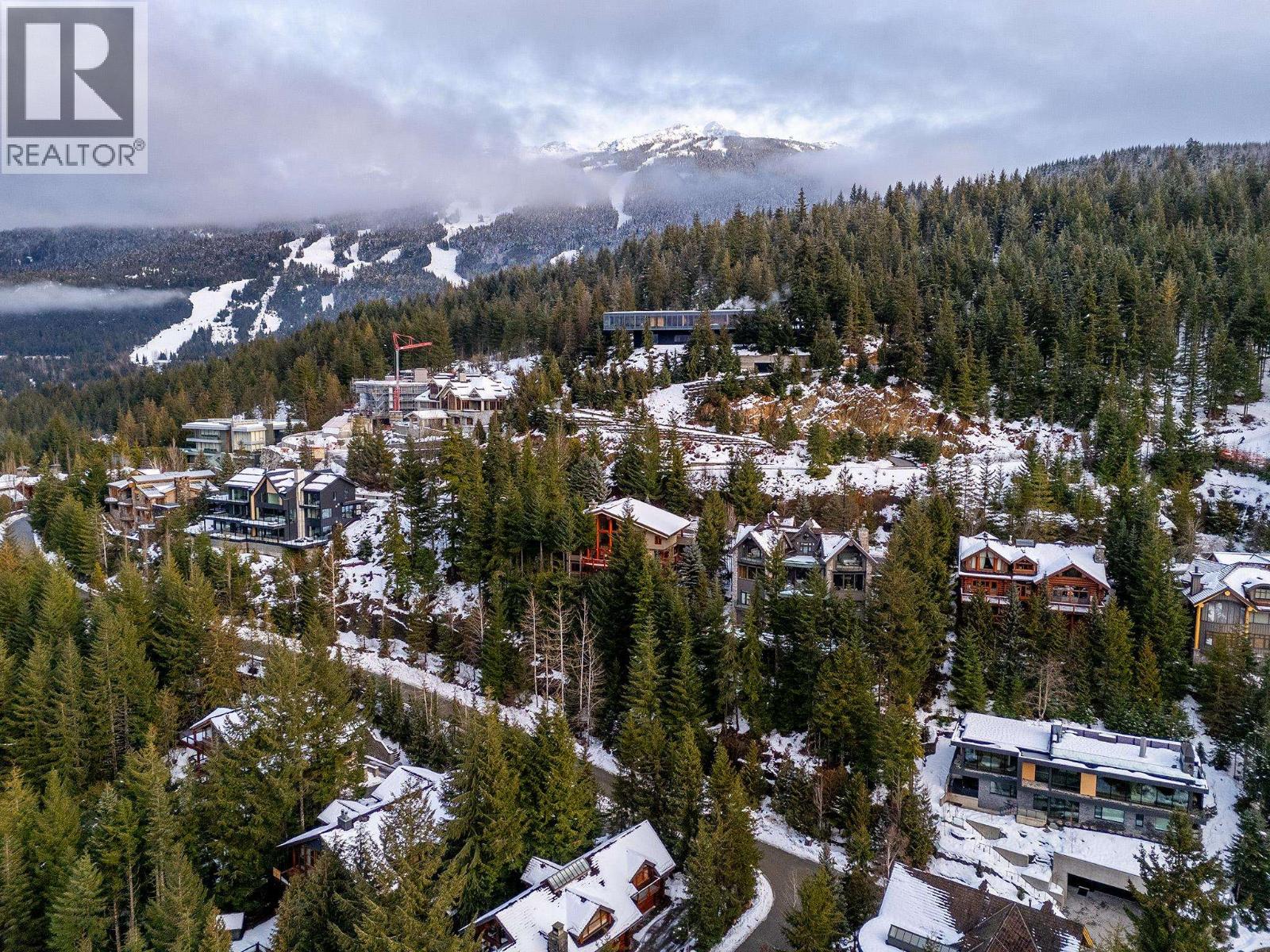 House in Whistler - Image 38