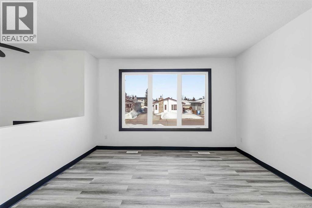 162 Elmore Drive, Fort McMurray