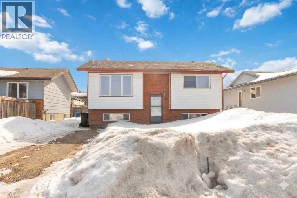 162 Elmore Drive, Fort McMurray