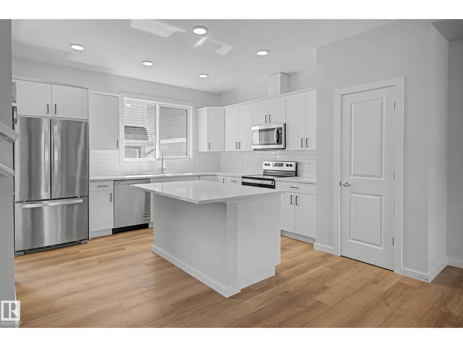 21203 25 AV NW, Edmonton