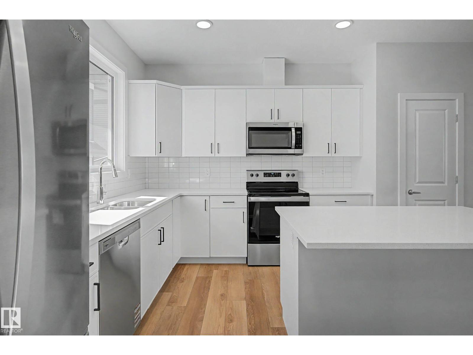 21203 25 AV NW, Edmonton