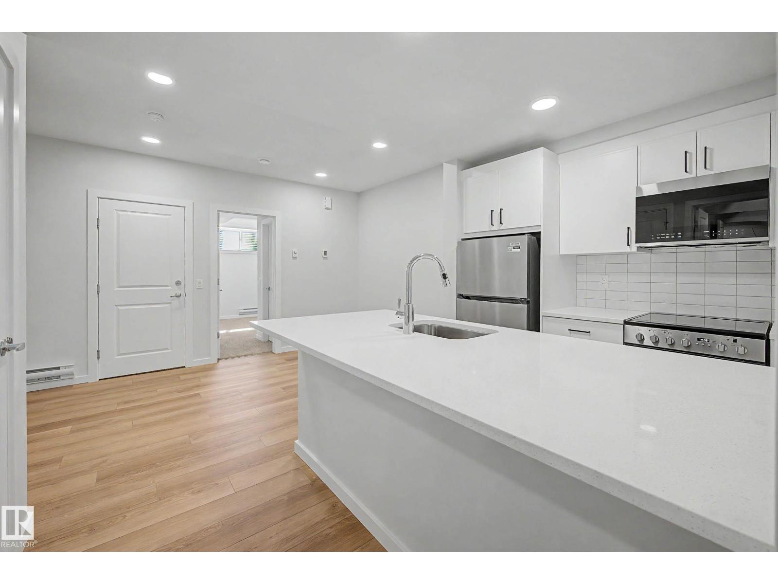 21203 25 AV NW, Edmonton