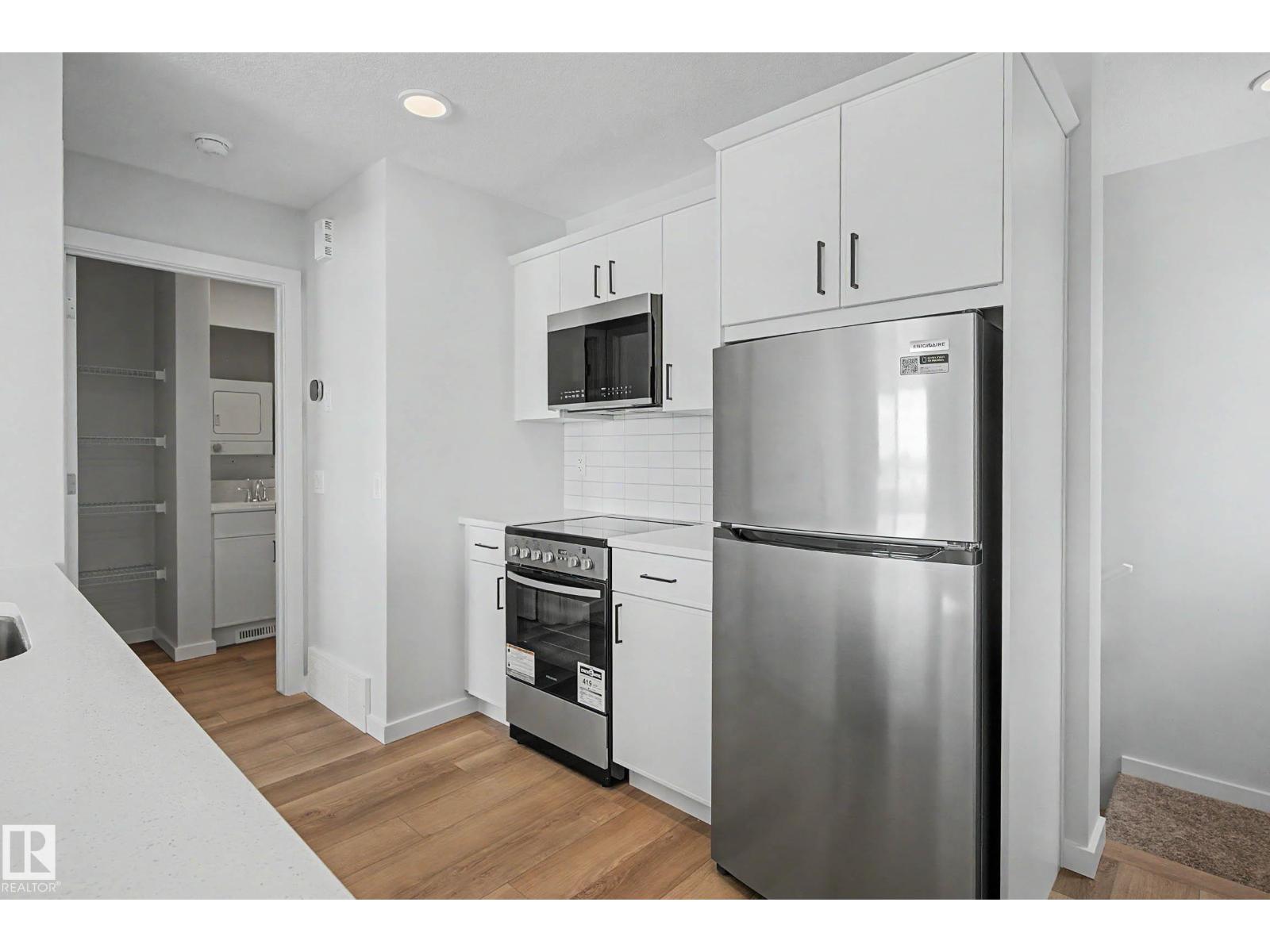 21203 25 AV NW, Edmonton