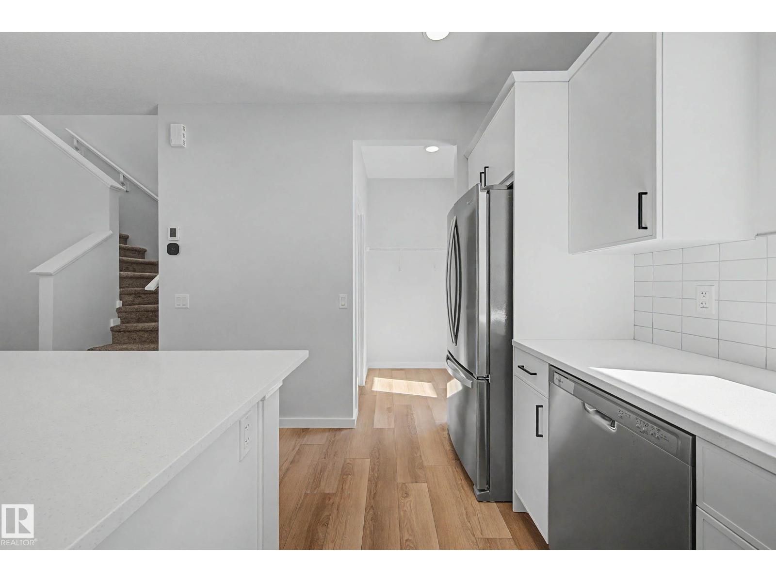 21203 25 AV NW, Edmonton