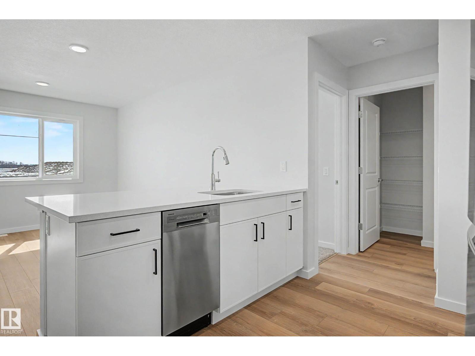 21203 25 AV NW, Edmonton