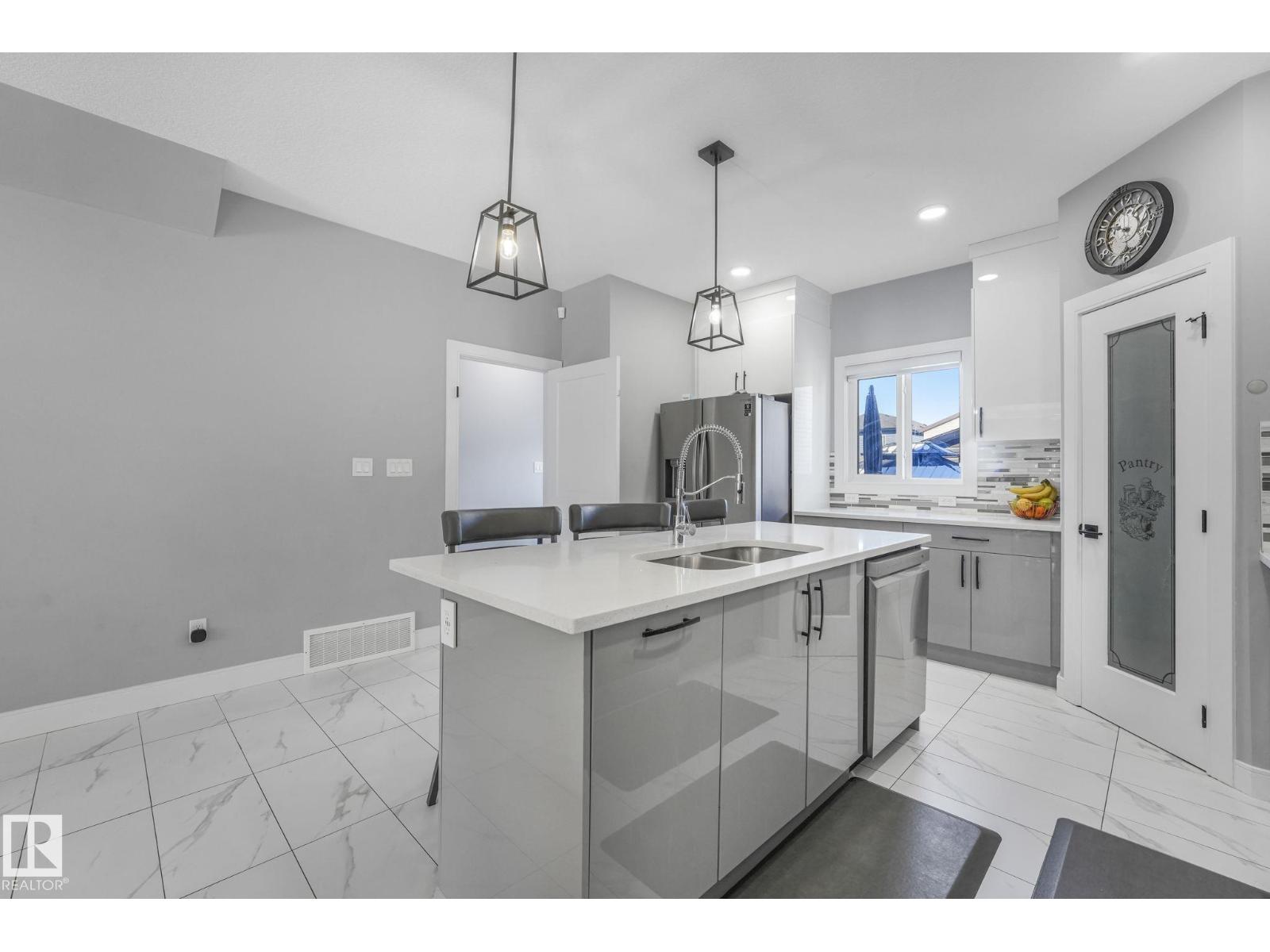 6512 175 AV NW, Edmonton