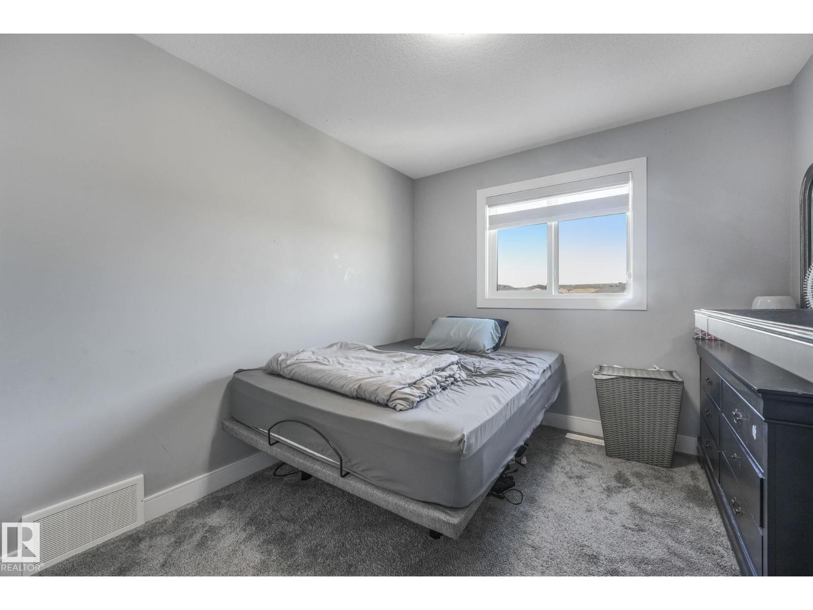 6512 175 AV NW, Edmonton