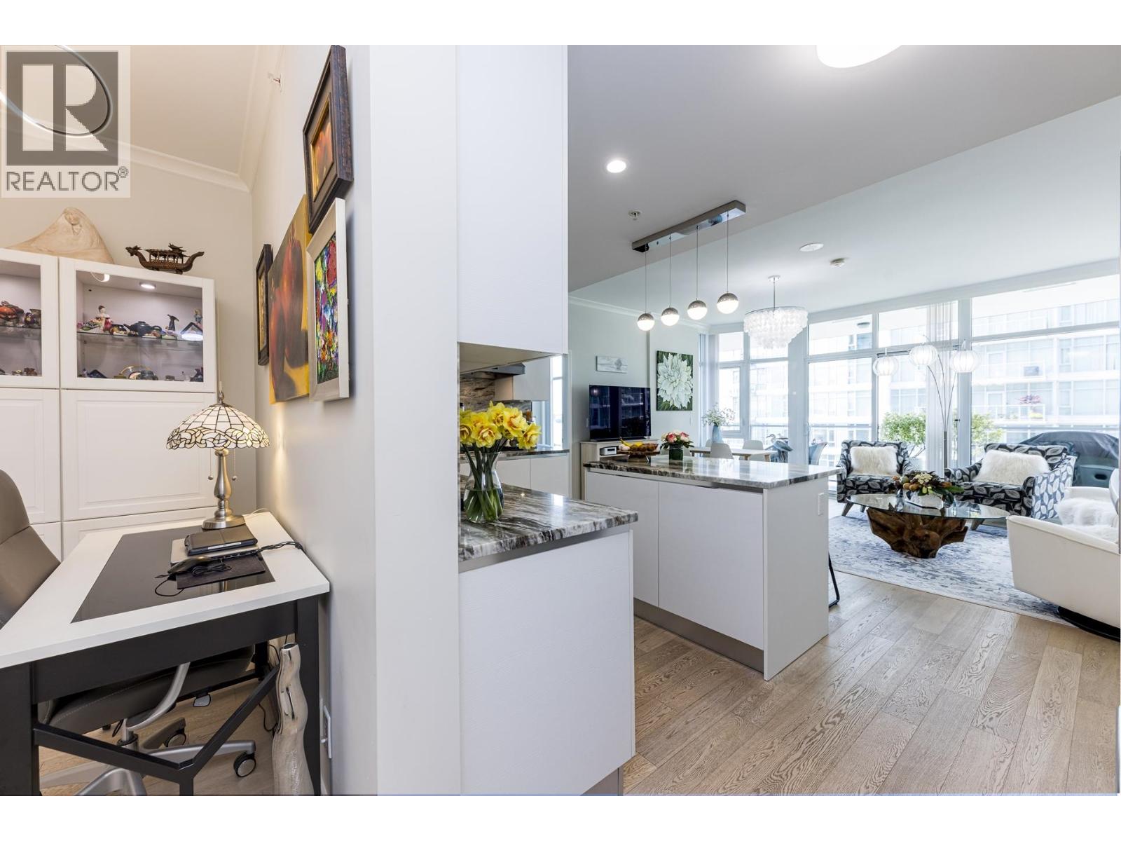 303 185 VICTORY SHIP WAY, North Vancouver