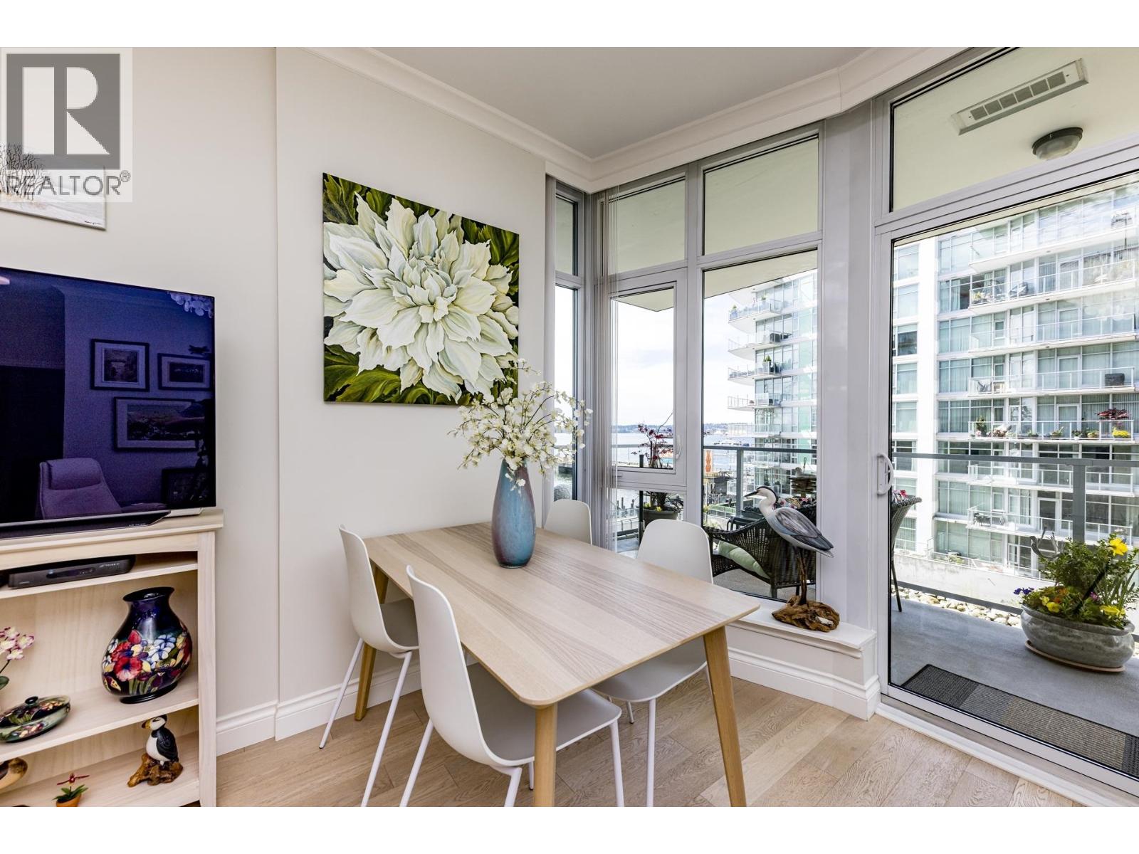 303 185 VICTORY SHIP WAY, North Vancouver