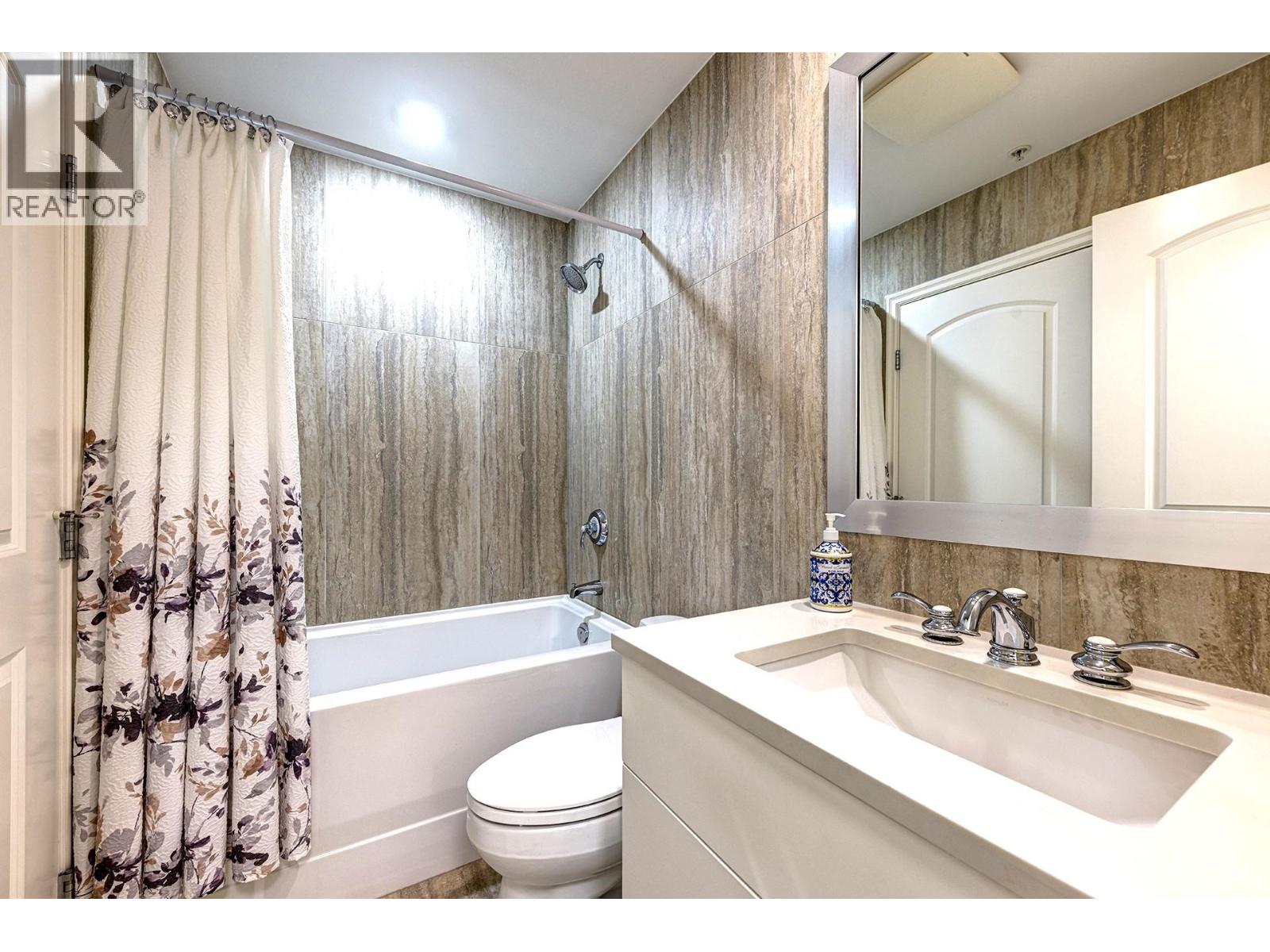 303 185 VICTORY SHIP WAY, North Vancouver