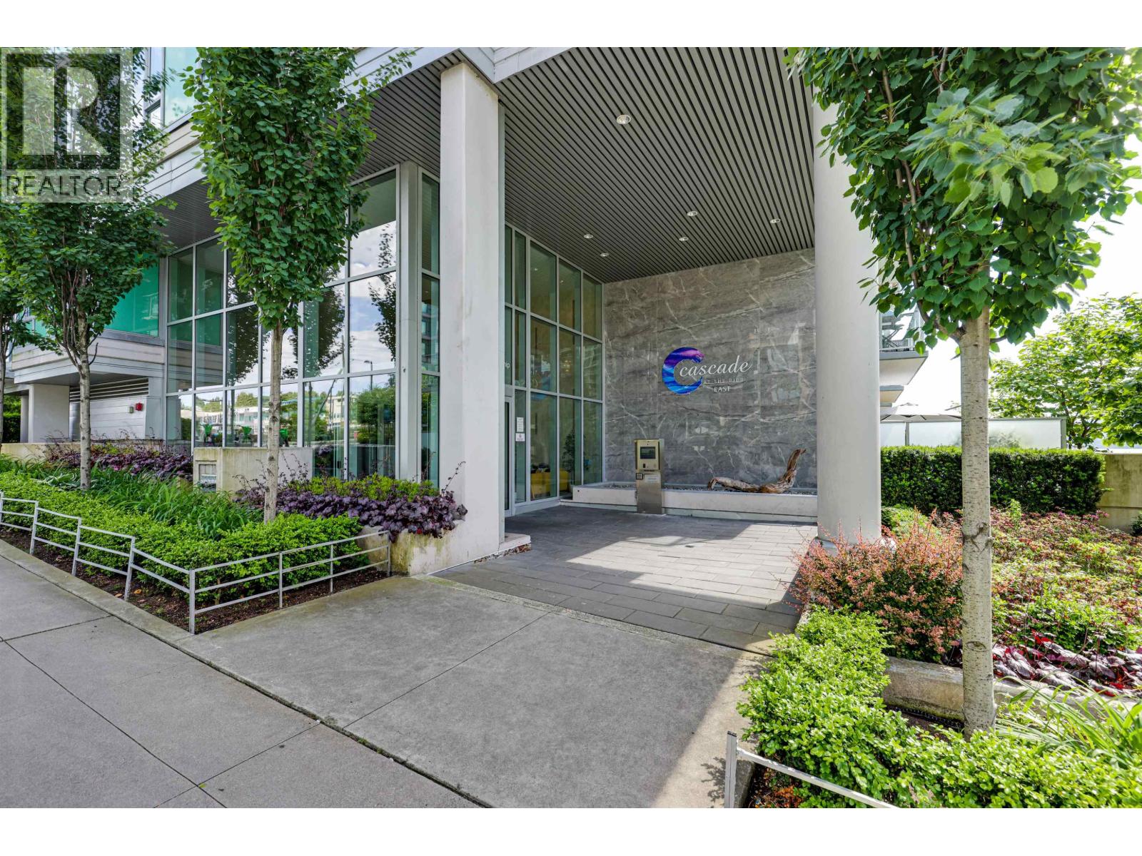 303 185 VICTORY SHIP WAY, North Vancouver