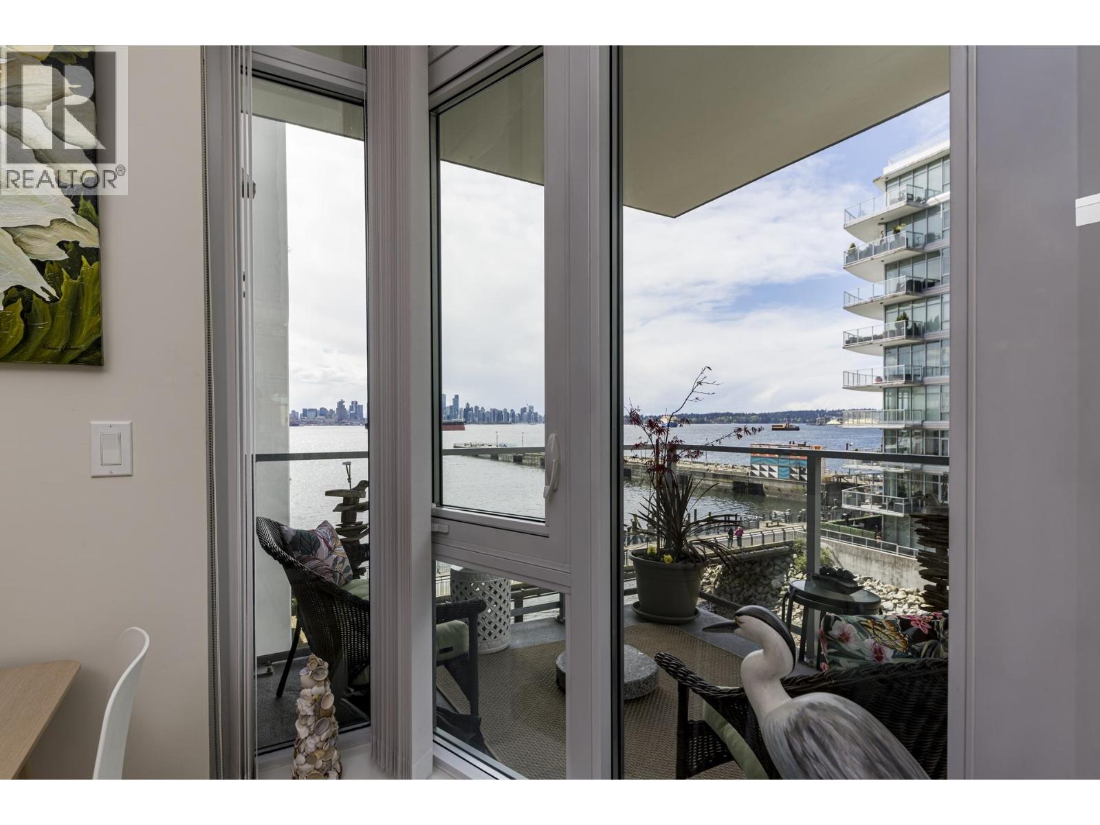 303 185 VICTORY SHIP WAY, North Vancouver