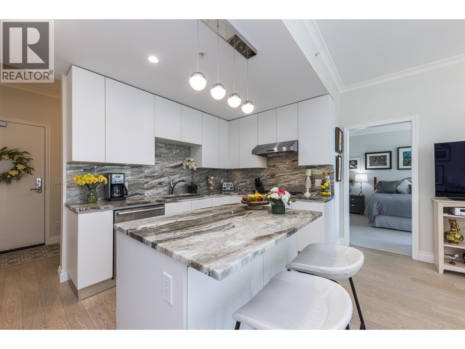 303 185 VICTORY SHIP WAY, North Vancouver