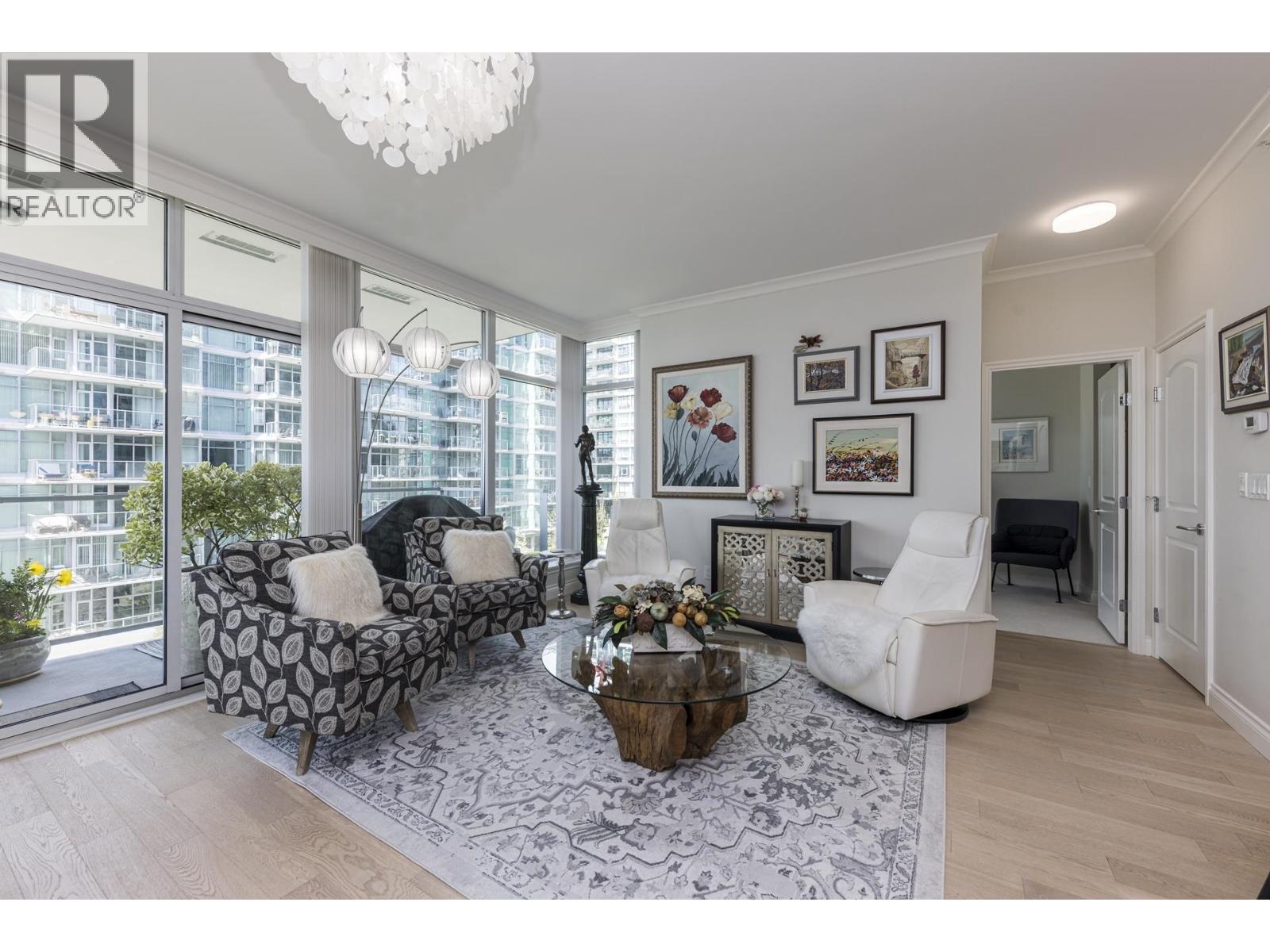 303 185 VICTORY SHIP WAY, North Vancouver