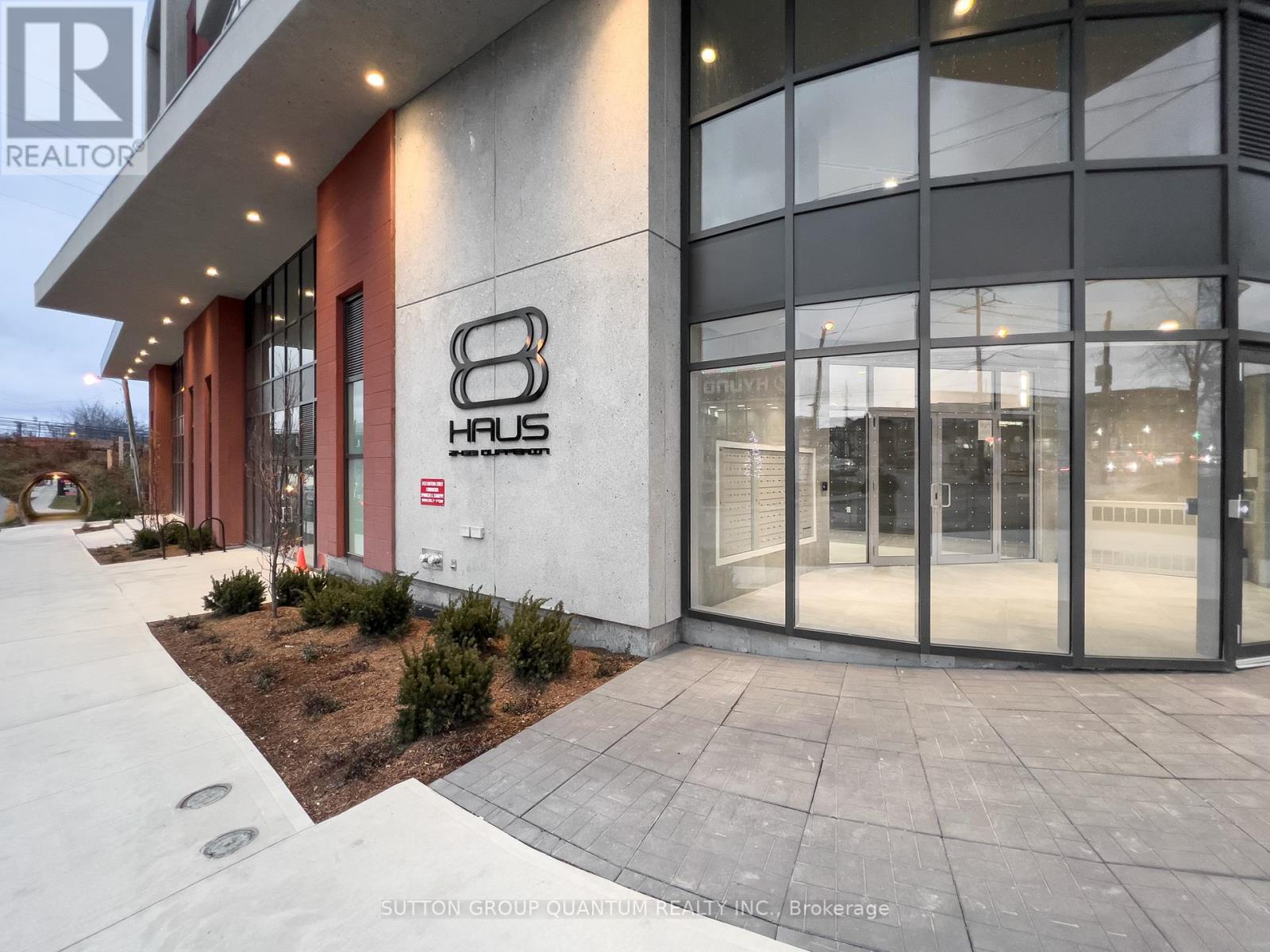 Listing photo of 505 - 2433 DUFFERIN STREET
