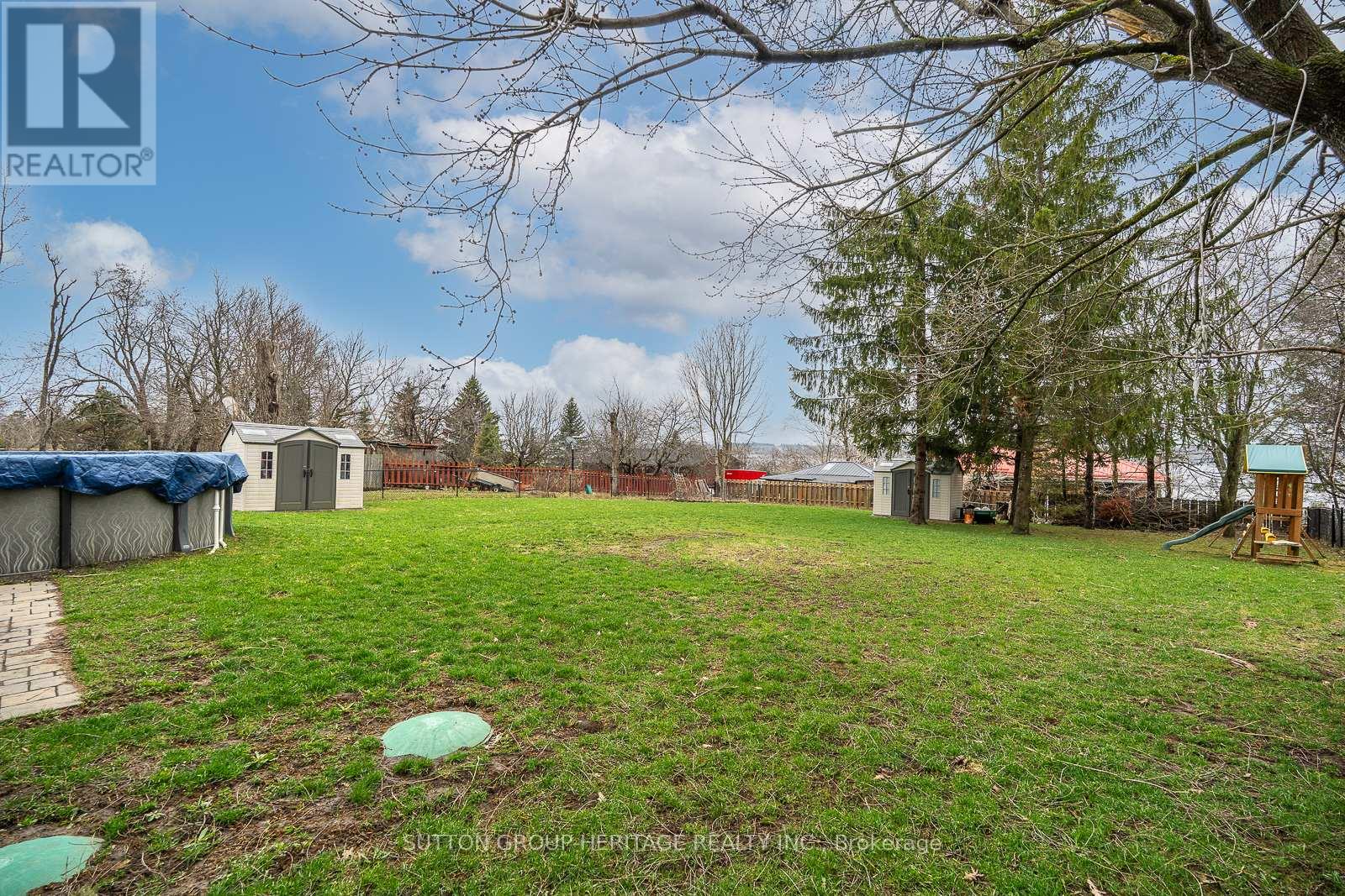 978 WARD STREET - 36