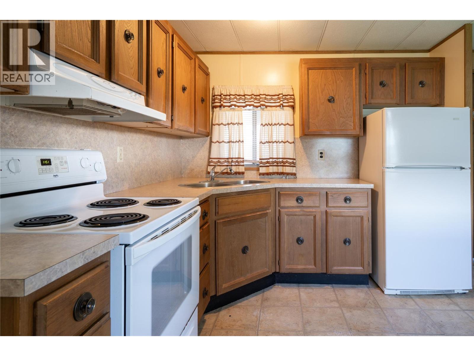 802 Center Street - 10