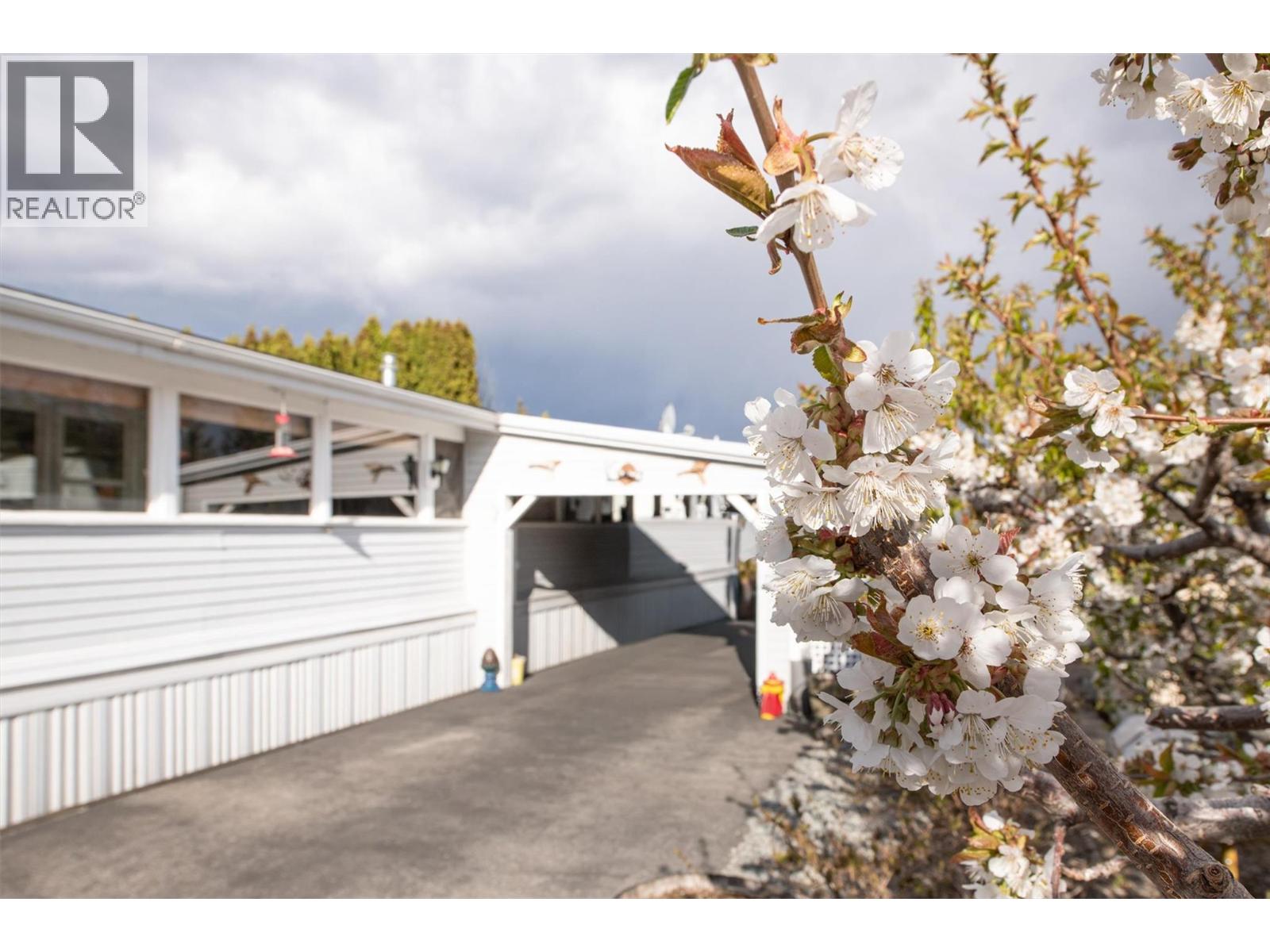 40 1750 Lenz Road, West Kelowna