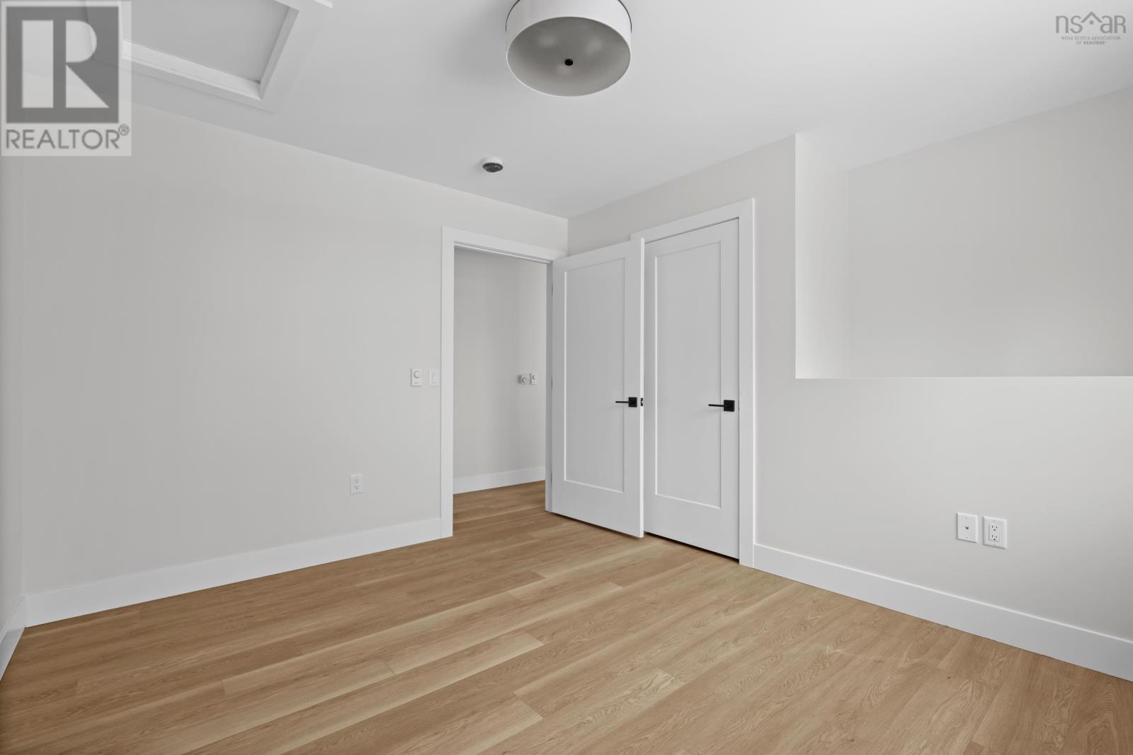 Property 25 of 46 of Lot 403 305 Everwood Avenue