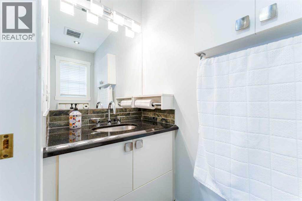 Single Family House 4 Level for Sale in  Country Hills Drive NW Country Hills Calgary 