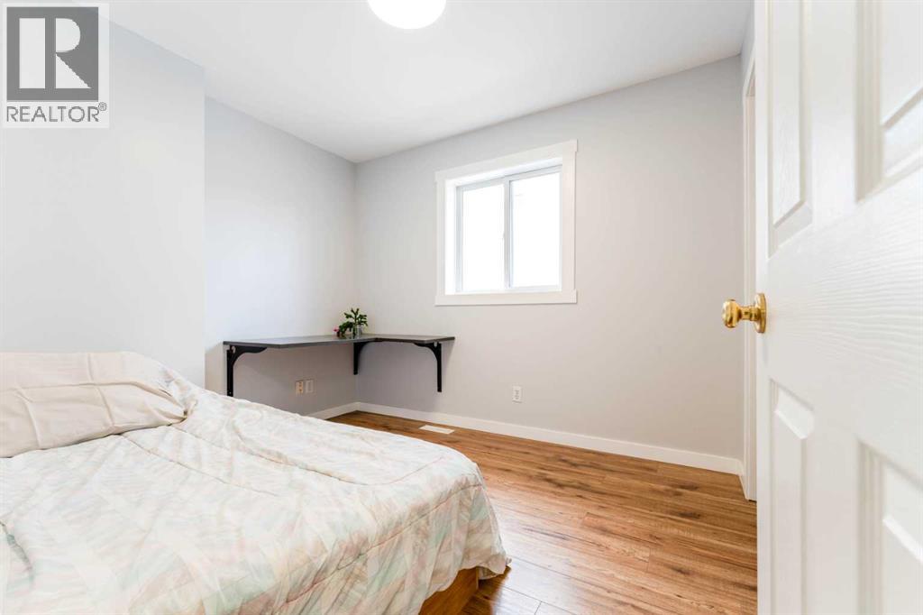 Single Family House 4 Level for Sale in  Country Hills Drive NW Country Hills Calgary 