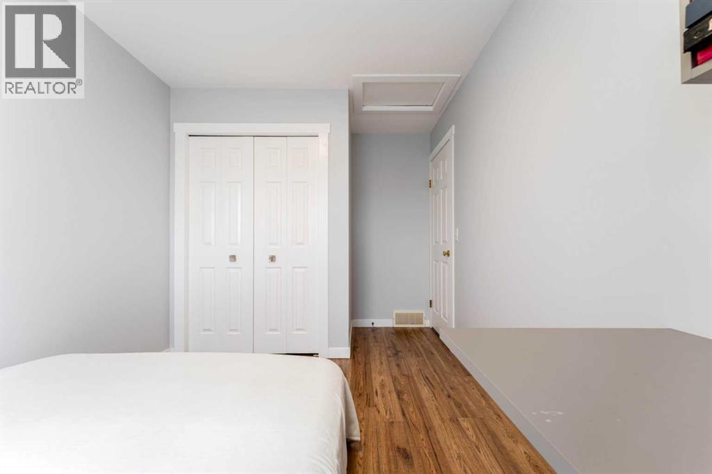 Single Family House 4 Level for Sale in  Country Hills Drive NW Country Hills Calgary 