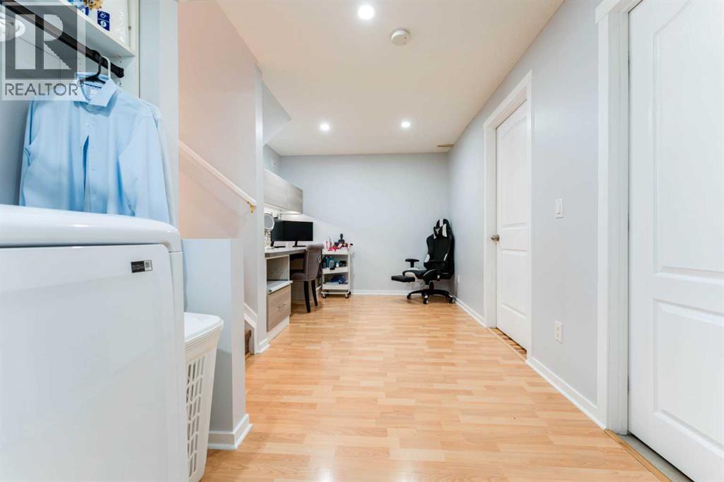 Single Family House 4 Level for Sale in  Country Hills Drive NW Country Hills Calgary 