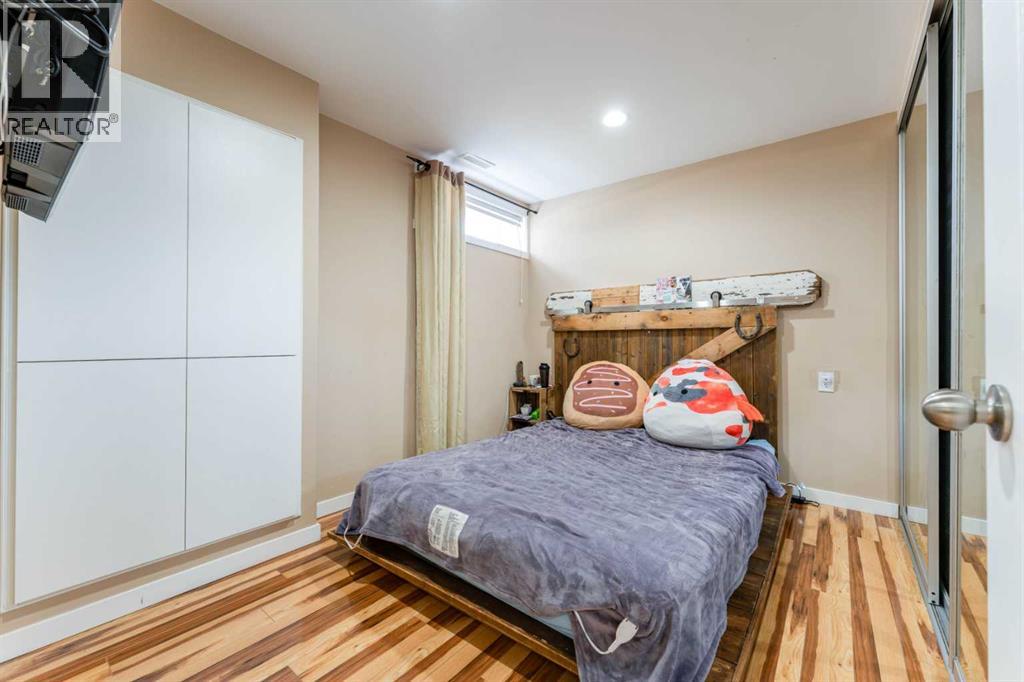 Single Family House 4 Level for Sale in  Country Hills Drive NW Country Hills Calgary 