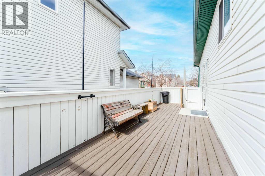 Single Family House 4 Level for Sale in  Country Hills Drive NW Country Hills Calgary 