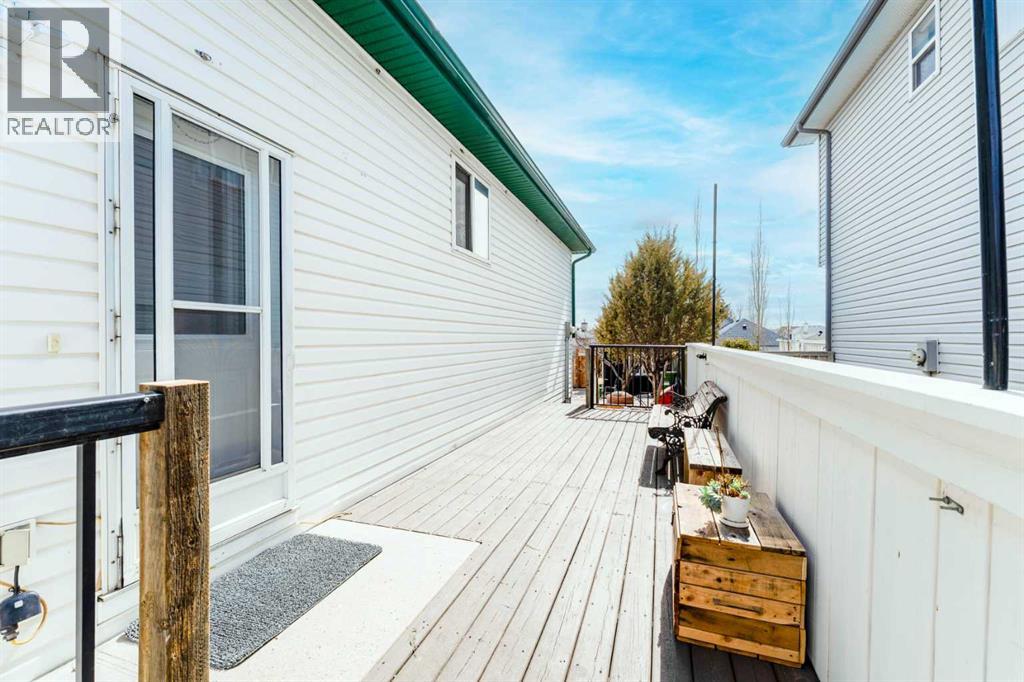 Single Family House 4 Level for Sale in  Country Hills Drive NW Country Hills Calgary 