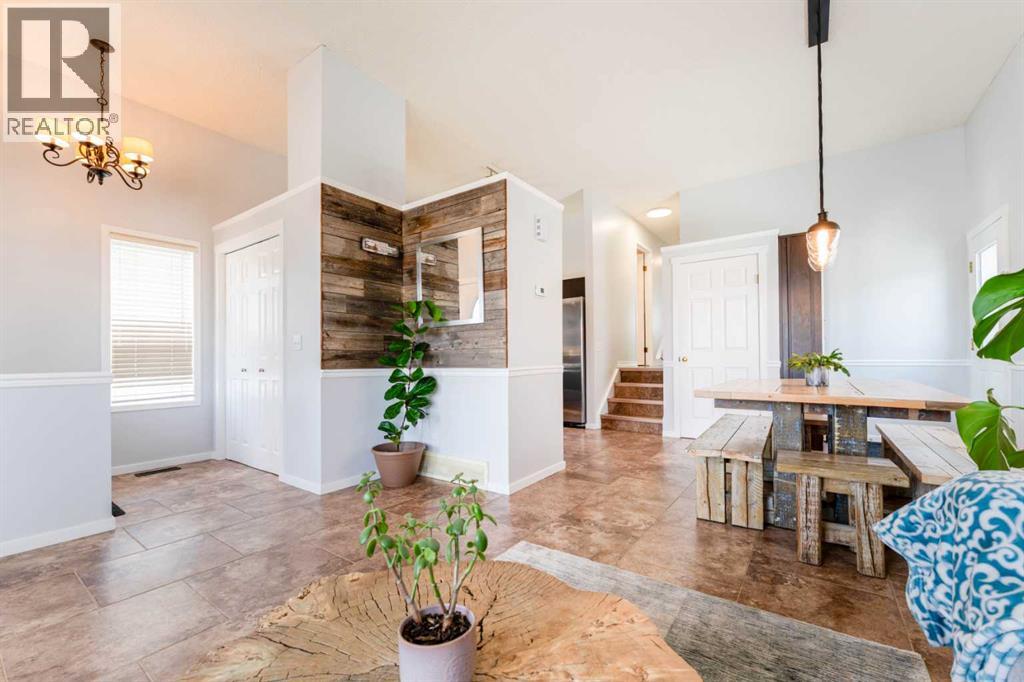 Single Family House 4 Level for Sale in  Country Hills Drive NW Country Hills Calgary 