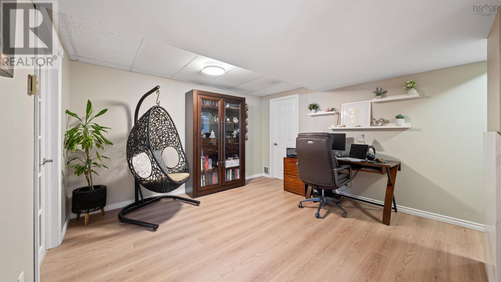 Property 35 of 46 of 4 and 4A Chestnut Lane