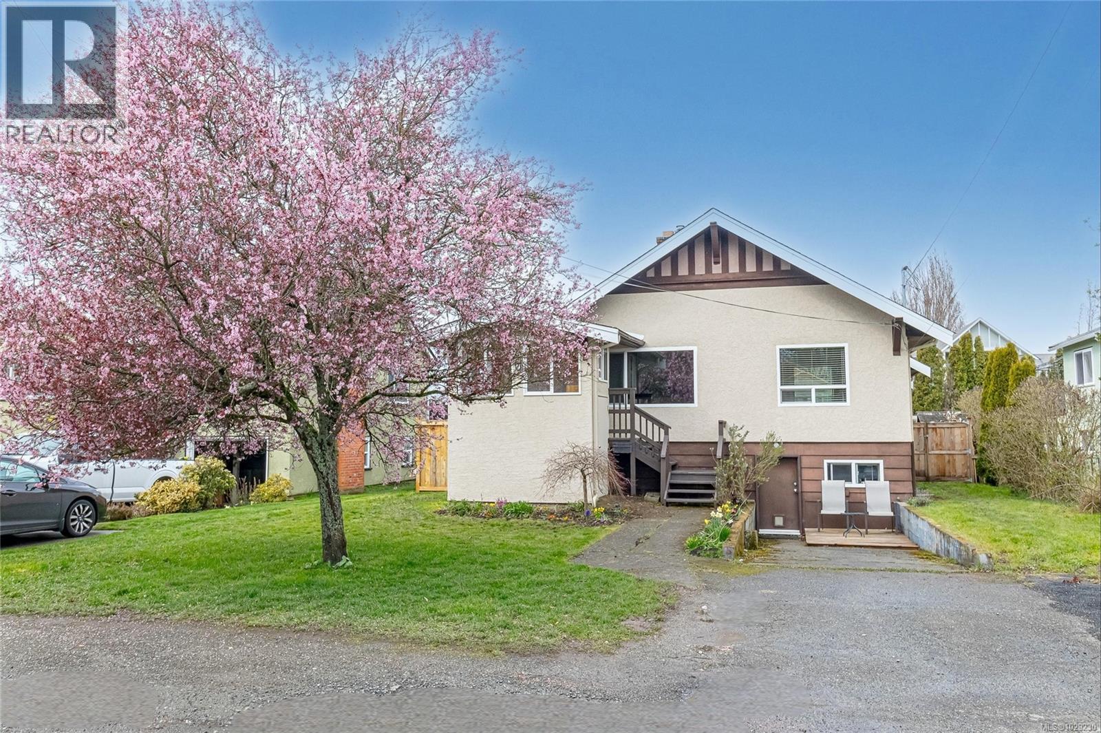 3074 Earl Grey St - 1