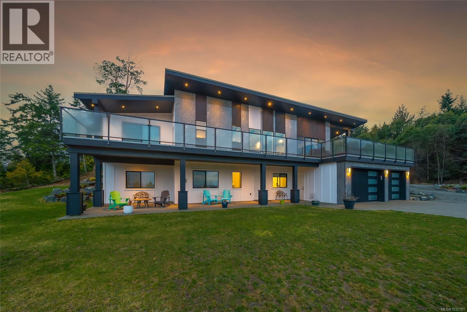 1704 Warn Way, Qualicum Beach