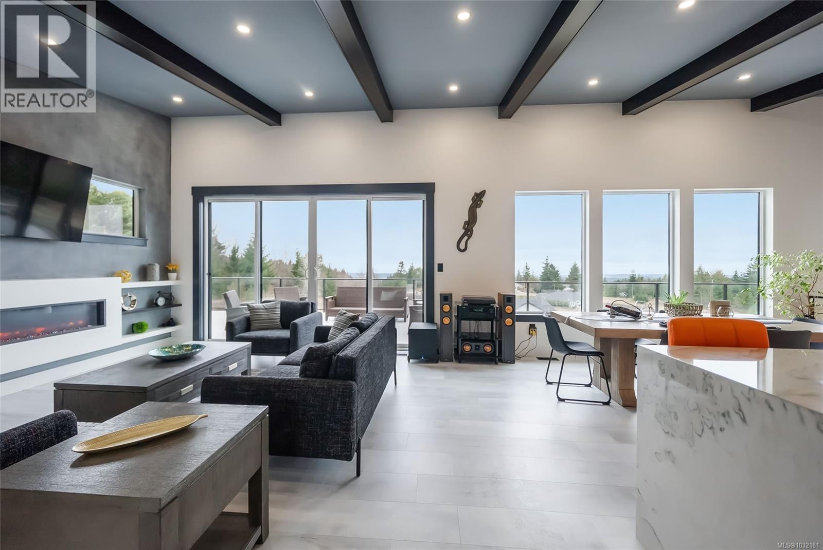 1704 Warn Way, Qualicum Beach