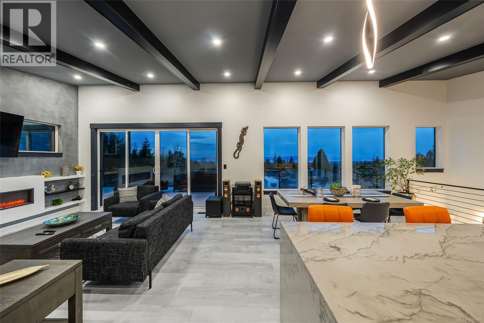 1704 Warn Way, Qualicum Beach