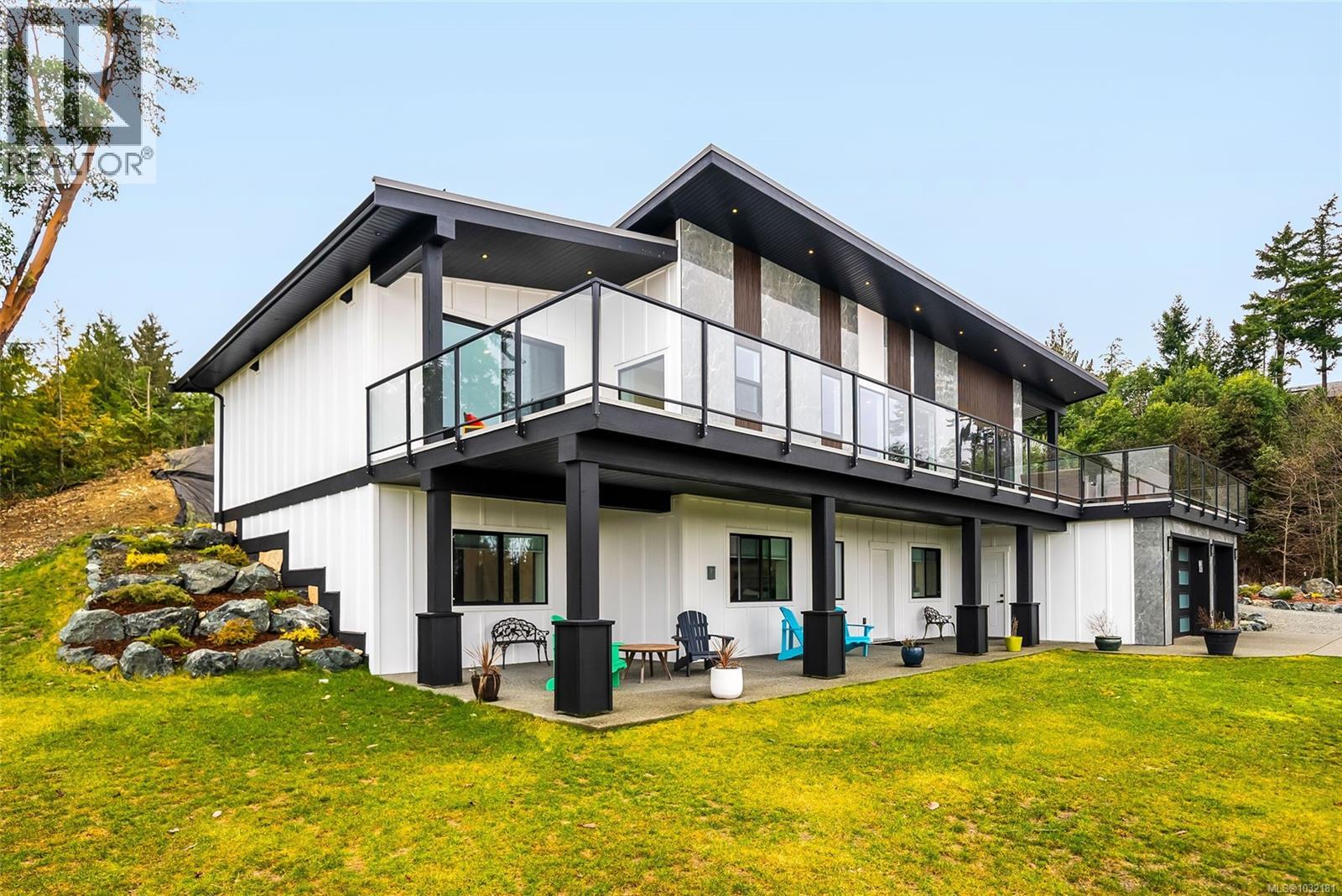 1704 Warn Way, Qualicum Beach