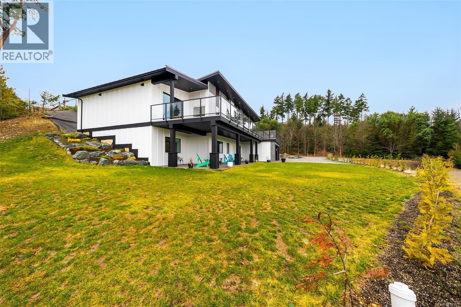 1704 Warn Way, Qualicum Beach