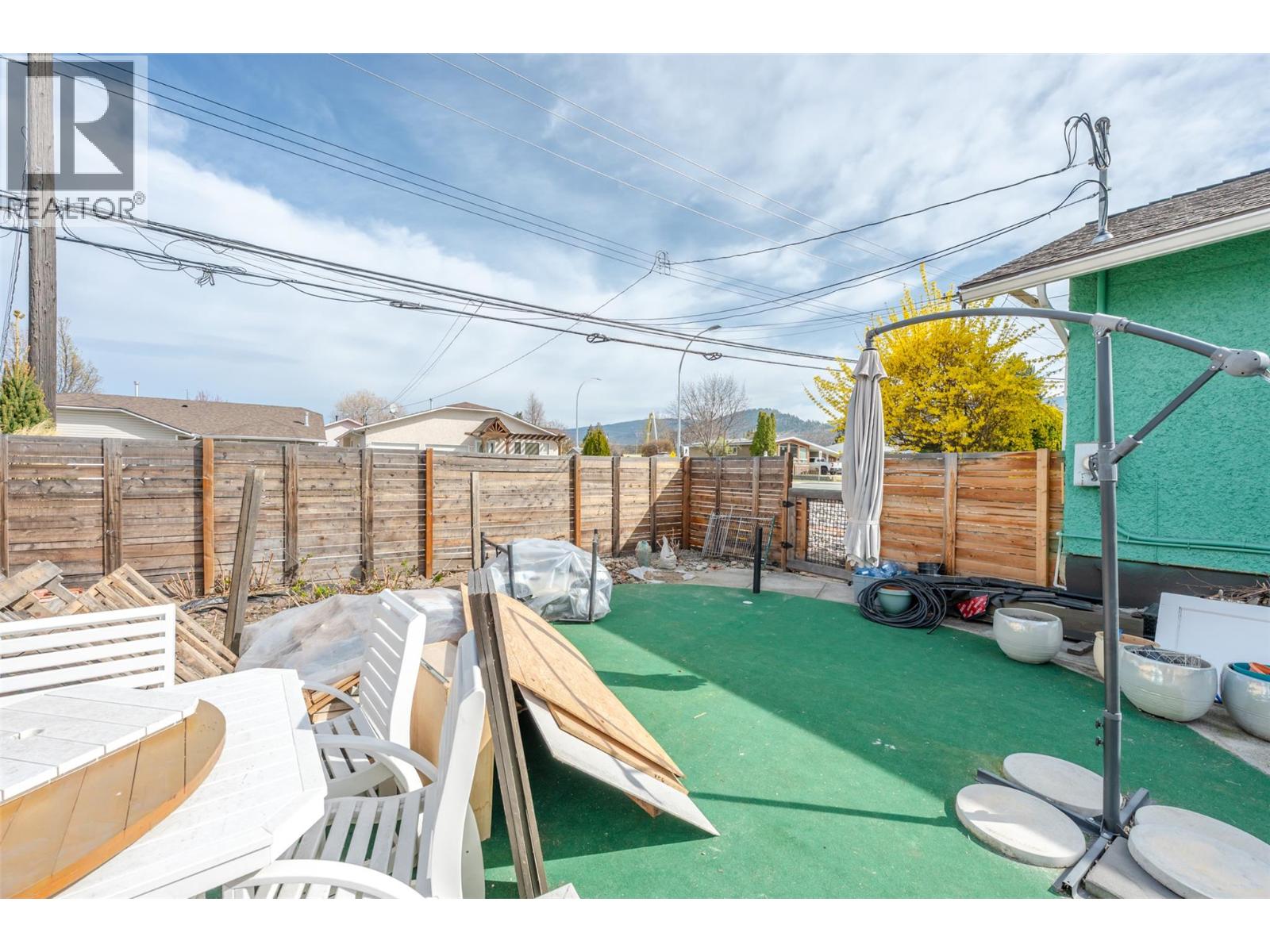 100 HUTH Avenue, Penticton