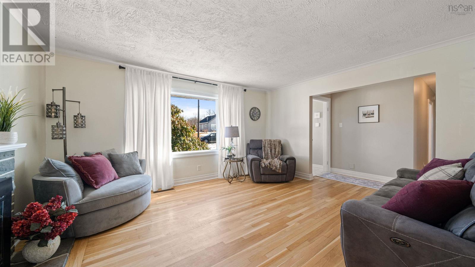 Property 7 of 46 of 4 and 4A Chestnut Lane